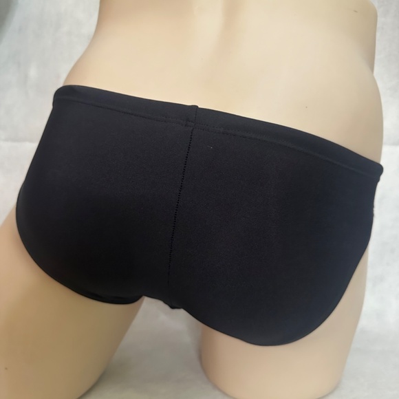 Speedo Low Rise Swimsuit 28" waist Gently worn 74% nylon/26% spandex - Picture 3 of 5